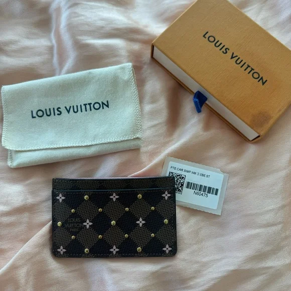 Louis Vuitton floral studded card holder - Picture 4 of 7